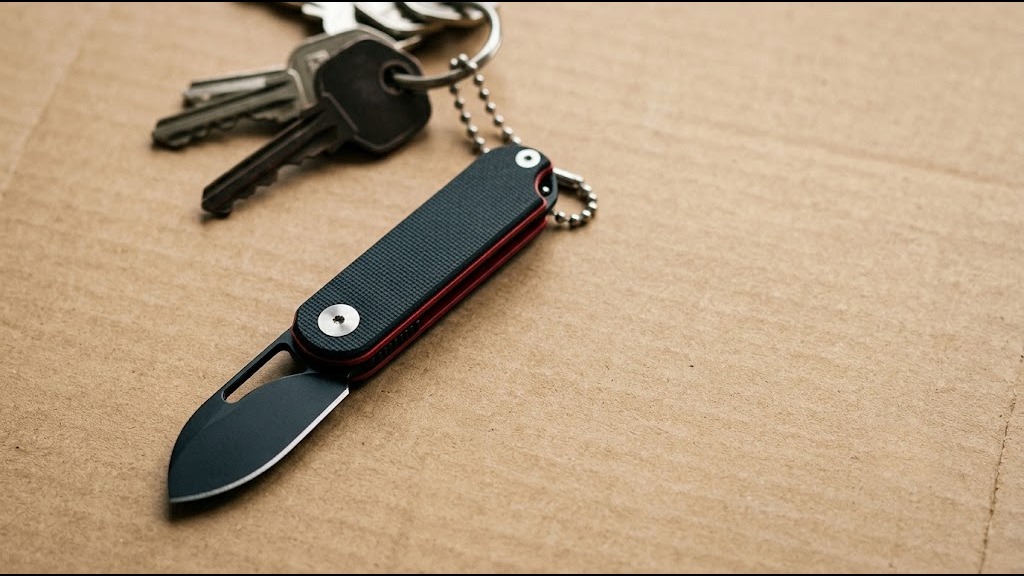 REDSEAM Mini — The Key-Ring Knife with a Red Seam
